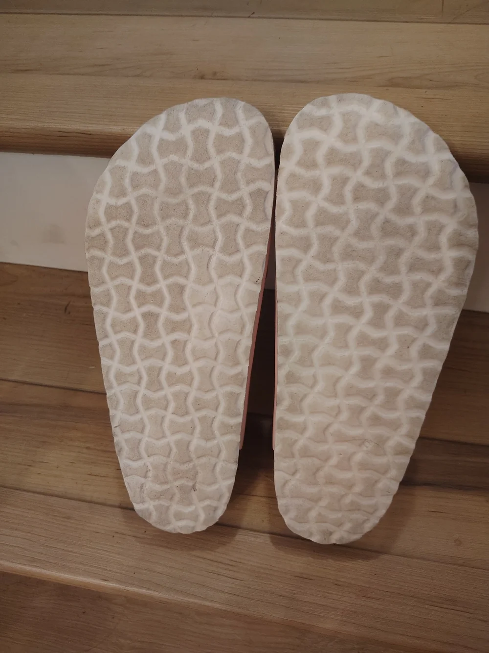 Cushionaire Sz 8.5 Wide  Like New.